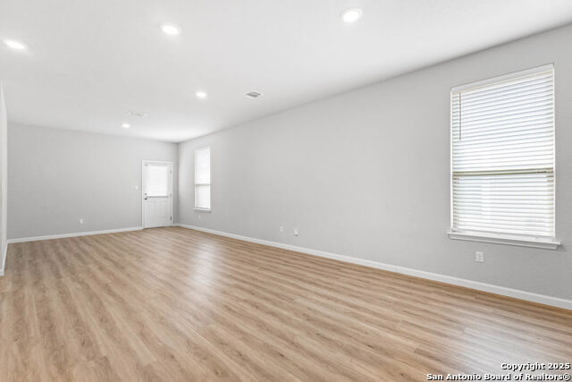 Listing photo id 4 for 9938 Rancho Real