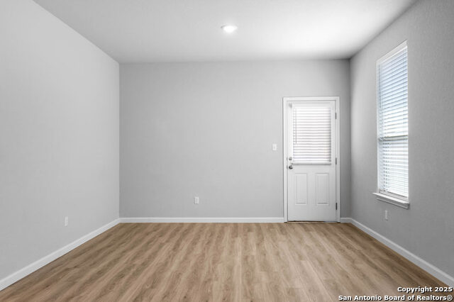 Listing photo id 5 for 9938 Rancho Real