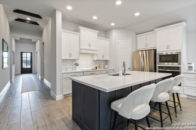 Listing photo id 12 for 149 Red Oak  