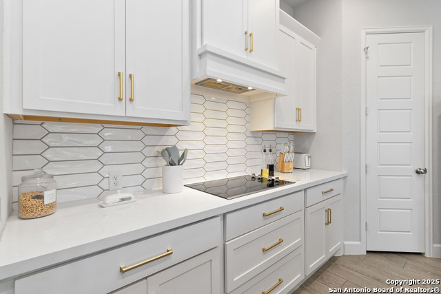 Listing photo id 17 for 149 Red Oak  