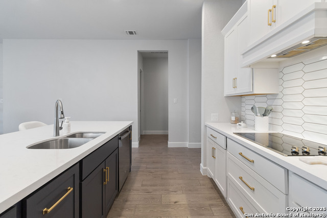 Listing photo id 18 for 149 Red Oak  