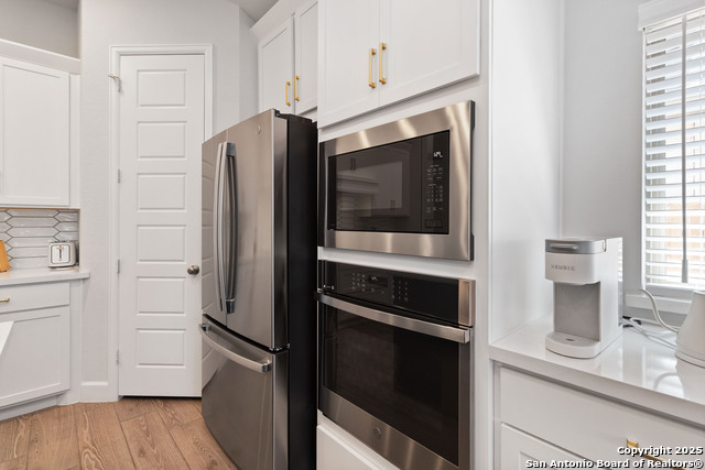 Listing photo id 19 for 149 Red Oak  