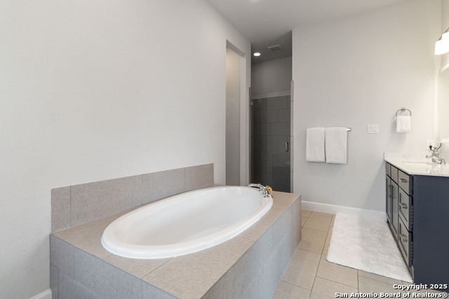 Listing photo id 24 for 149 Red Oak  