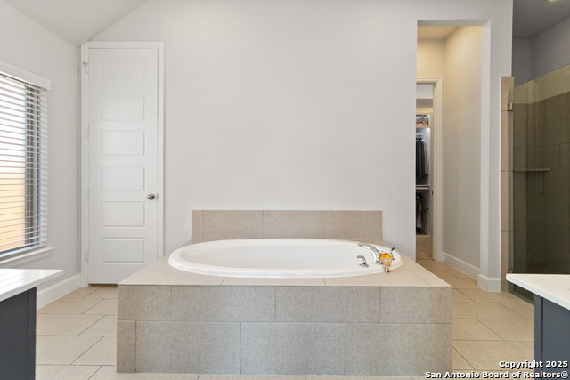 Listing photo id 25 for 149 Red Oak  