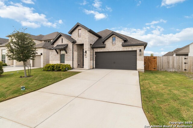 Listing photo id 1 for 149 Red Oak  