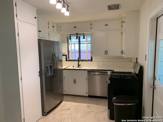 Listing photo id 10 for 287 Thorain