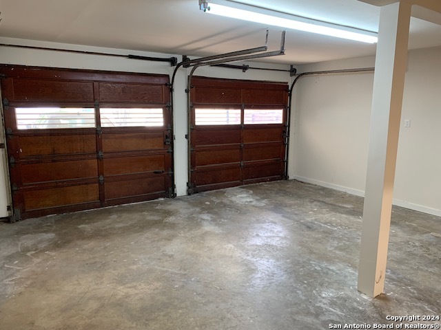 Listing photo id 12 for 287 Thorain