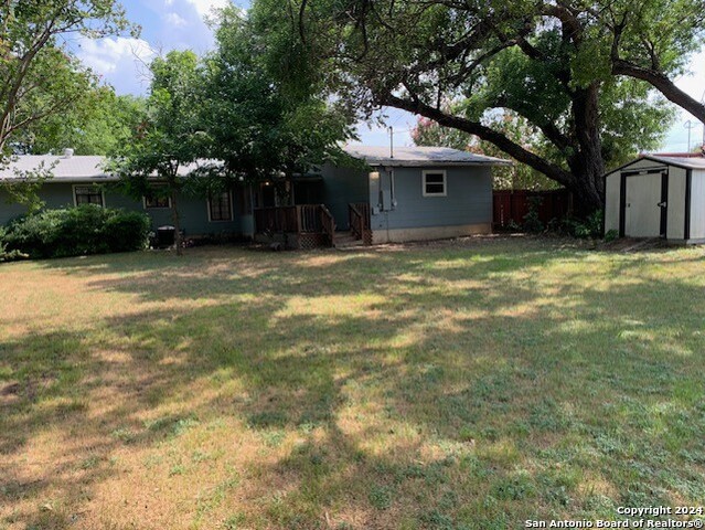 Listing photo id 15 for 287 Thorain