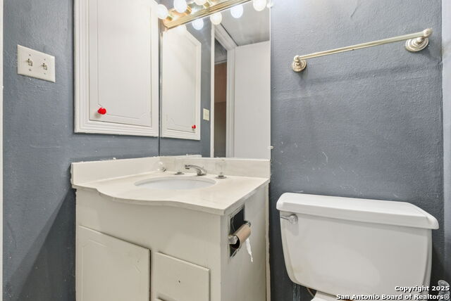 Image 11 of 34 For 7707 Broadway  3