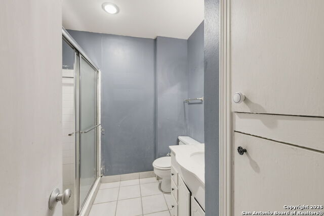 Image 17 of 34 For 7707 Broadway  3