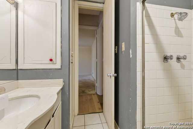 Image 19 of 34 For 7707 Broadway  3