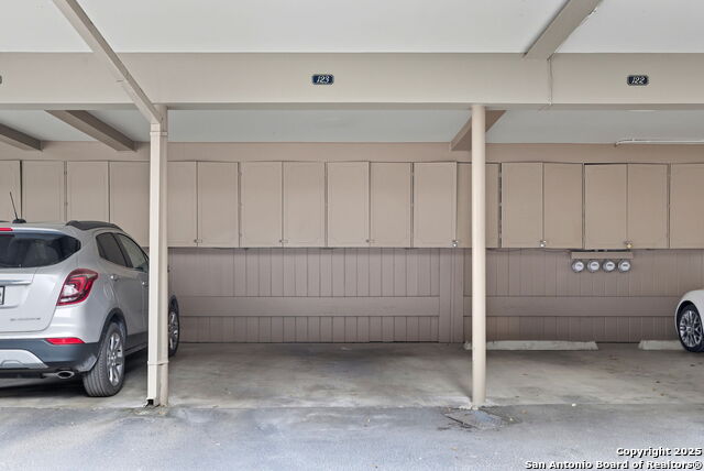 Image 22 of 34 For 7707 Broadway  3