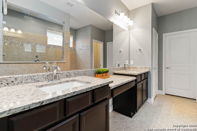 Image 16 of 24 For 10719 Serrento Hi