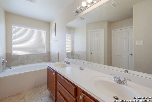 Image 20 of 30 For 4006 Giverny Ct