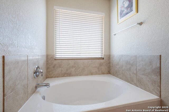 Image 21 of 30 For 4006 Giverny Ct