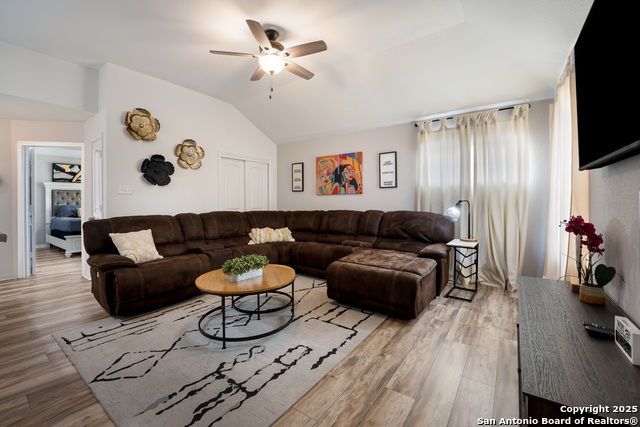 Image 18 of 33 For 1802 Gray Fox Creek