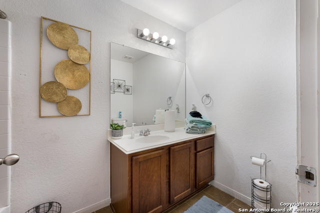 Image 25 of 33 For 1802 Gray Fox Creek