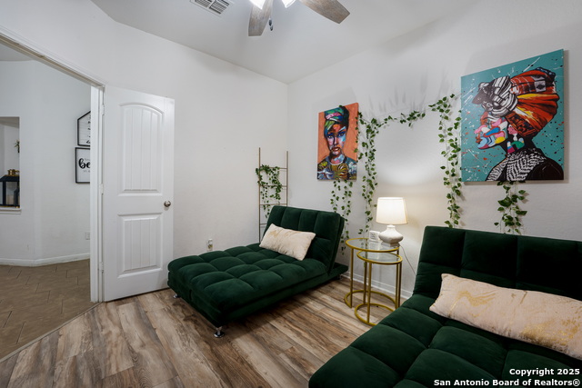 Image 4 of 33 For 1802 Gray Fox Creek