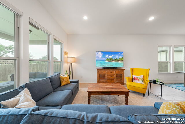 Listing photo id 8 for 204 White Barn