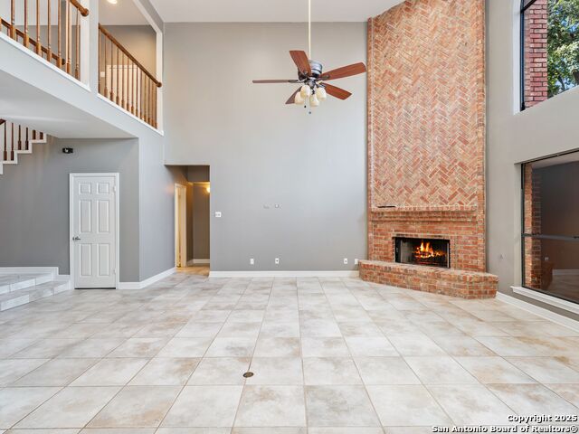 Listing photo id 12 for 332 Towne Vue