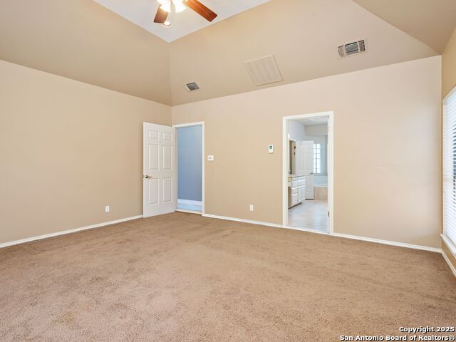 Listing photo id 14 for 332 Towne Vue