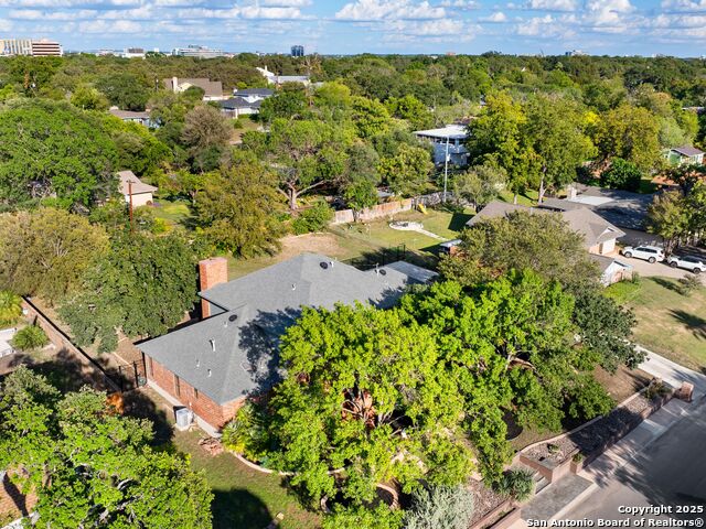 Listing photo id 32 for 332 Towne Vue