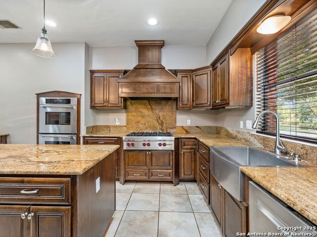 Listing photo id 7 for 332 Towne Vue