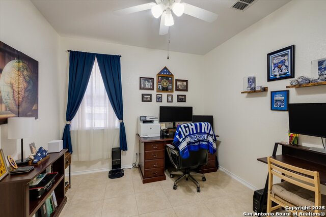 Image 11 of 28 For 2606 Silverton Wind