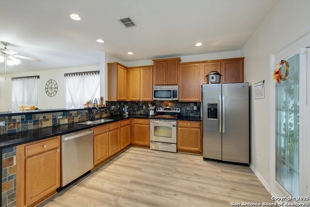 Image 16 of 28 For 2606 Silverton Wind