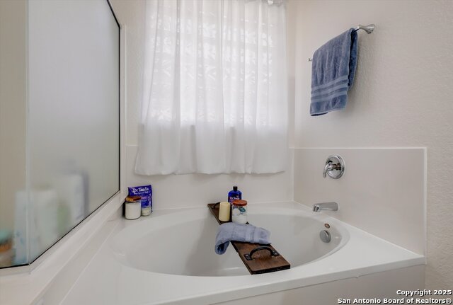 Image 24 of 28 For 2606 Silverton Wind