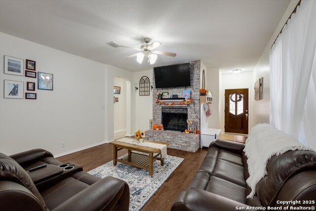 Image 6 of 28 For 2606 Silverton Wind