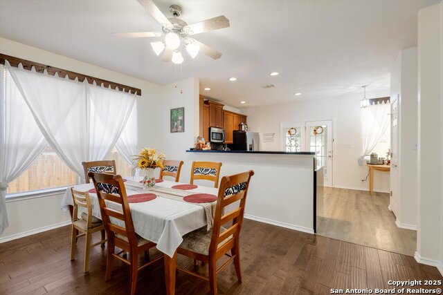 Image 8 of 28 For 2606 Silverton Wind