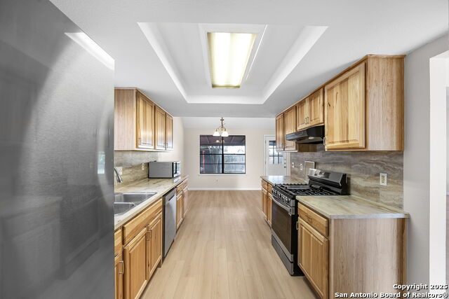 Listing photo id 10 for 9203 Ridge Grove