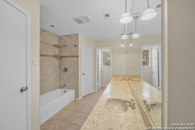 Listing photo id 16 for 9203 Ridge Grove