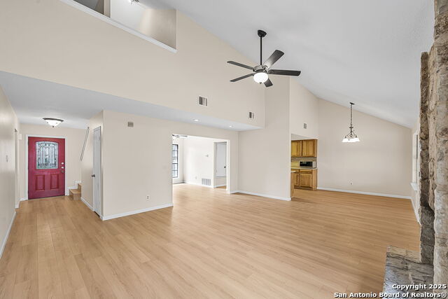 Listing photo id 0 for 9203 Ridge Grove