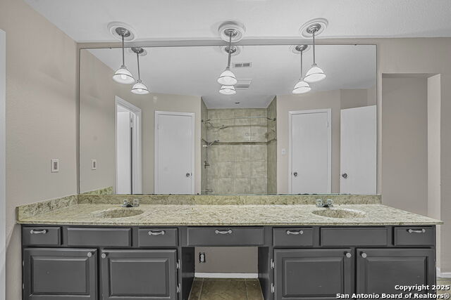 Listing photo id 18 for 9203 Ridge Grove