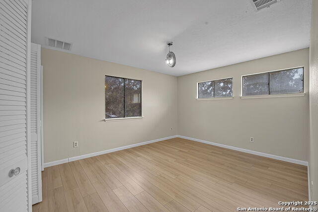 Listing photo id 21 for 9203 Ridge Grove