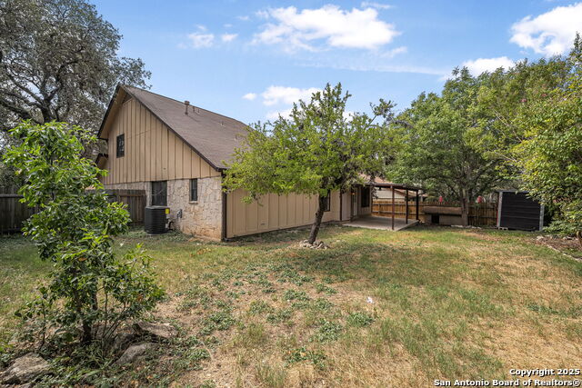 Listing photo id 27 for 9203 Ridge Grove
