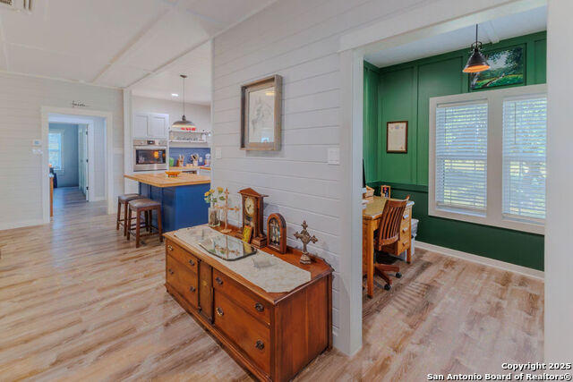 Image 11 of 62 For 872 Oak Drive