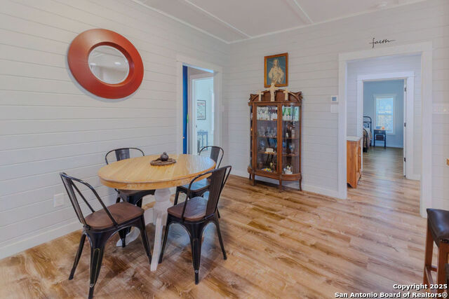 Image 13 of 62 For 872 Oak Drive