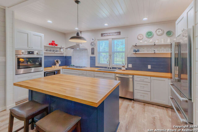 Image 15 of 62 For 872 Oak Drive