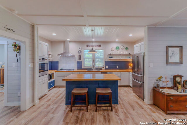 Image 16 of 62 For 872 Oak Drive