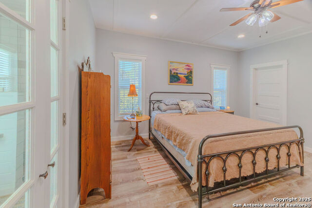 Image 20 of 62 For 872 Oak Drive