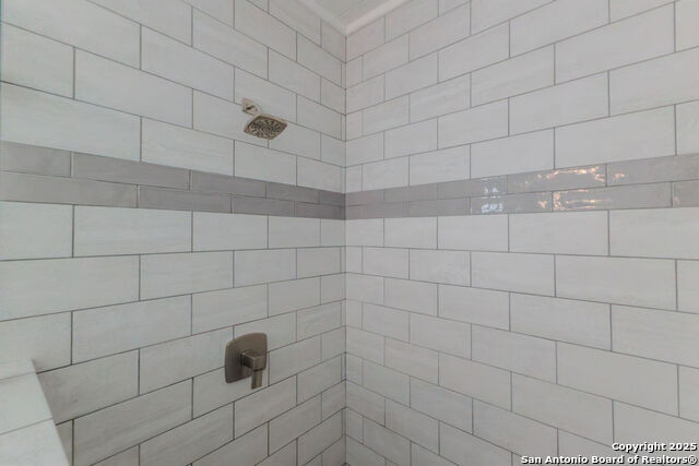 Image 24 of 62 For 872 Oak Drive