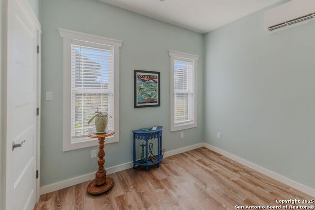 Image 25 of 62 For 872 Oak Drive