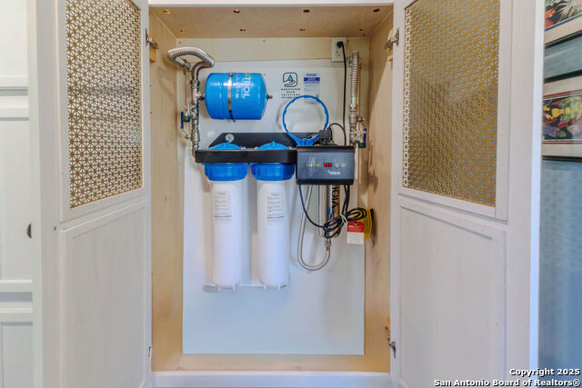 Image 29 of 62 For 872 Oak Drive