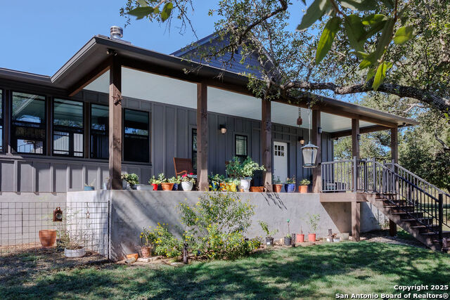 Image 3 of 62 For 872 Oak Drive