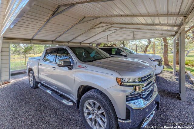 Image 37 of 62 For 872 Oak Drive