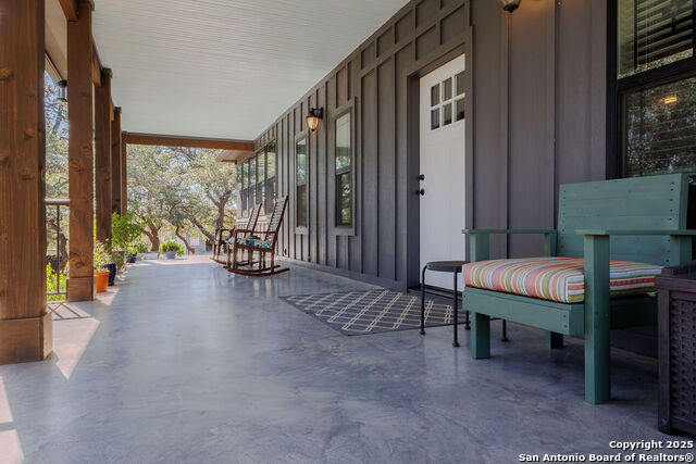 Image 7 of 62 For 872 Oak Drive