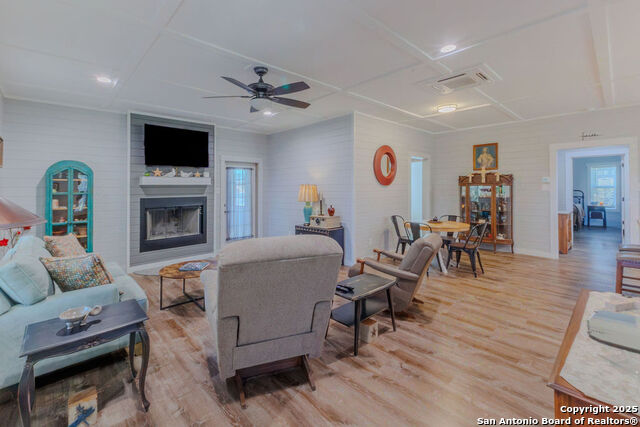 Image 8 of 62 For 872 Oak Drive